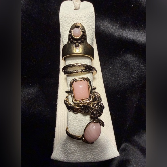 Free People Jewelry - Free People Antique Gold Tone & Pink Stones Set of 5 Rings- Statement Stack NWT